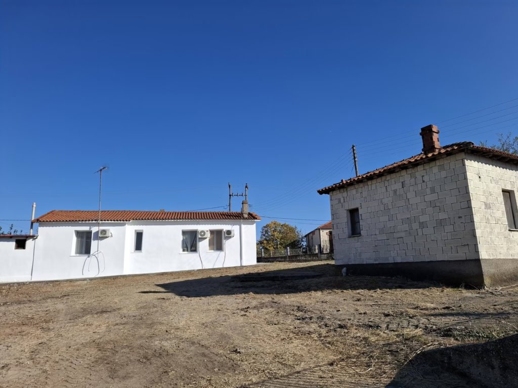 Πισινή όψη του Ιατρείου Μεταξάδων