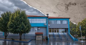 Γυμνάσιο Μεταξάδων: Πλημμύρισε αίθουσα από τη βροχή